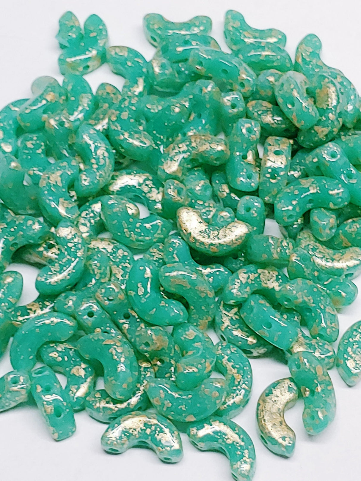 Arcos par Puca Frost Jade Splash, 3-Hole 5X10MM Czech Glass, 30 Beads